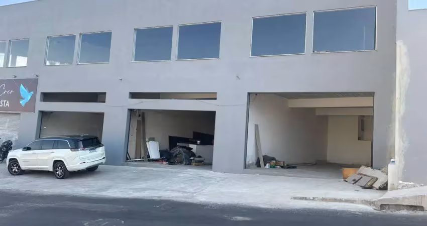 Oportunidade única de aluguel no bairro confisco! lojas espaçosas!