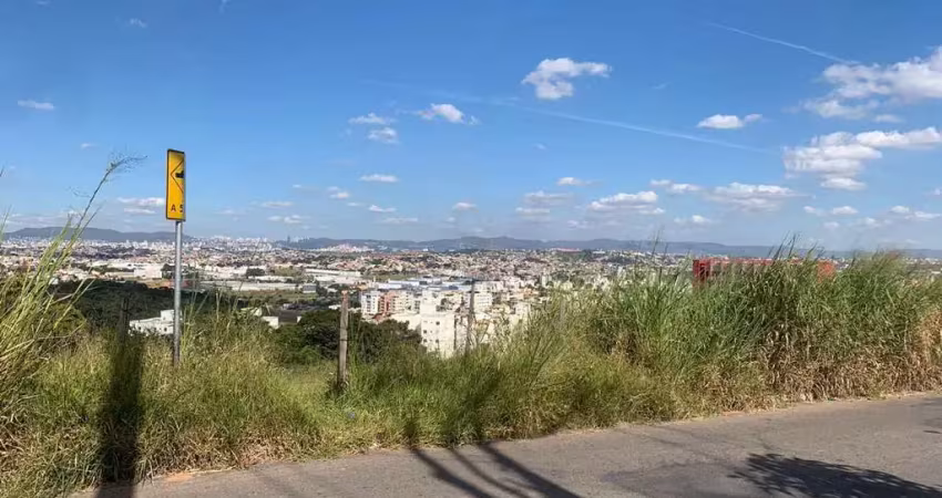 Excelente terreno 2.000m² com maravilhosa vista panorâmica!!