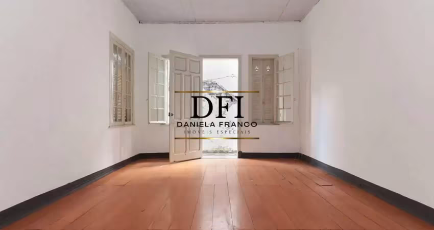 Casa com 5 quartos à venda na Rua Backer, 236, Cambuci, São Paulo