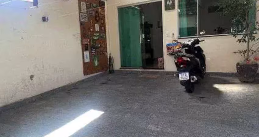 Casa geminada bairro campo alegre belo horizonte plana- 3 quartos , 2 suítes, 2 vagas -