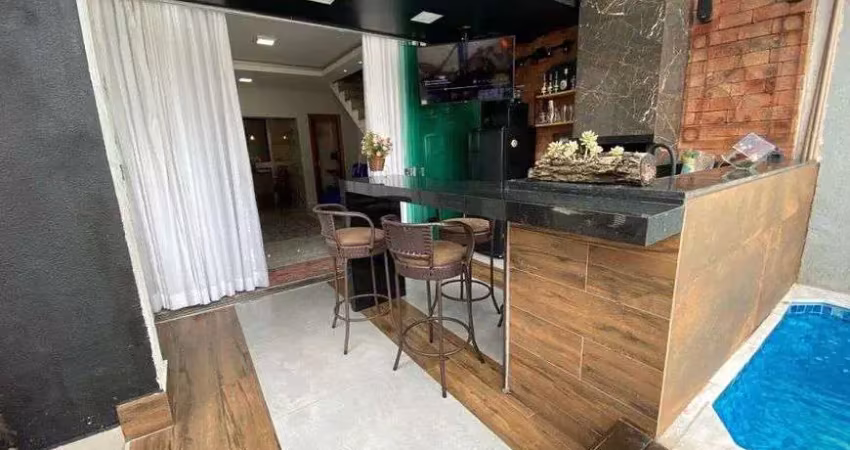 Casa com piscina contagem de 740 por 699k pra venda esse mês