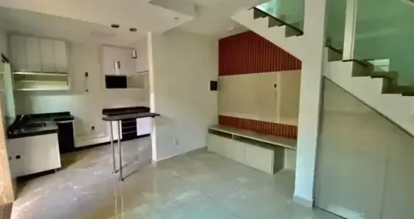 Casa geminada individual 85m² 2 quartos  suíte 2 vagas cândida ferreira cabral