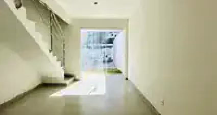 Casa com 2 quartos à venda na Rua Professora Vicentina Barreto, 470, Planalto, Belo Horizonte
