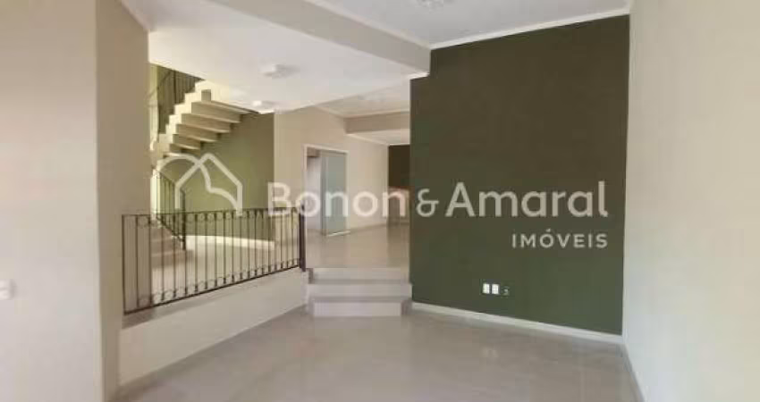 Casa de Condomínio com 4 Quartos e 4 banheiros à Venda, 390m² por R$ 1.650.000