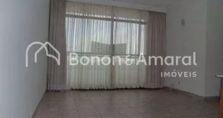 Apartamento com 3 Quartos e 3 banheiros à Venda, 115 m² por R$ 750.000