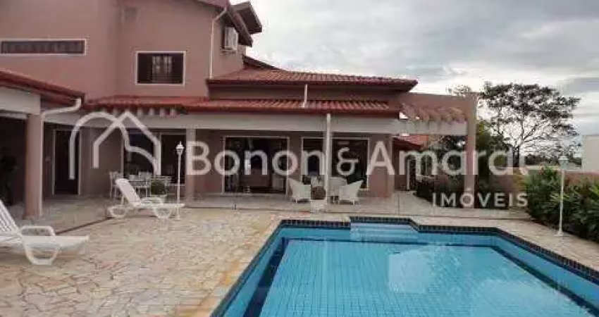 Casa de Condomínio com 420 m² e 3 Quartos
