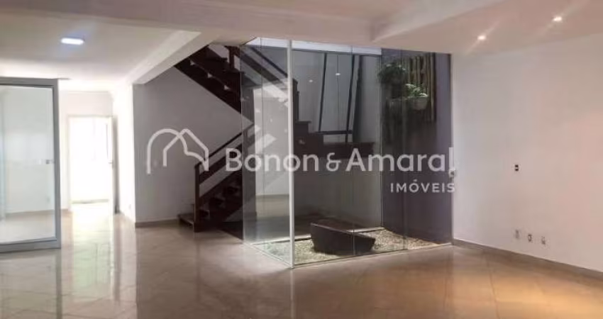 Casa de condomínio com 4 Quartos e 5 banheiros à Venda, 397m² por R$ 1.865.000