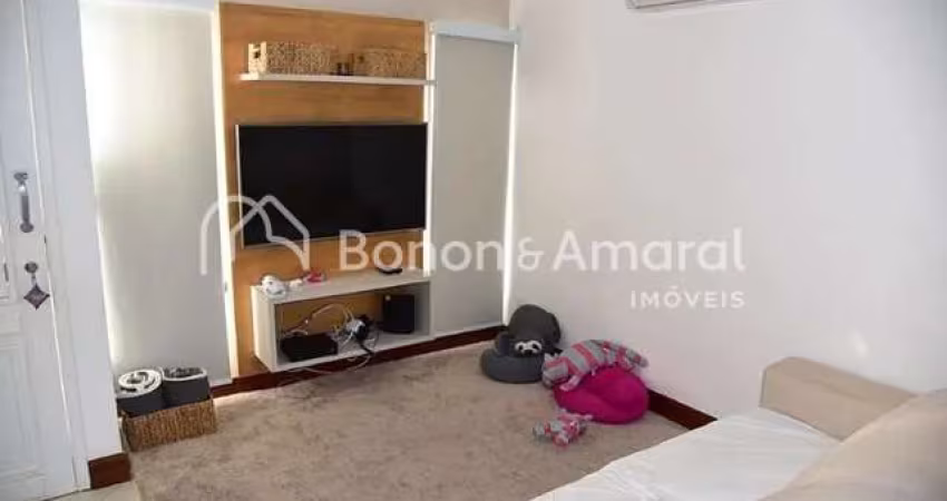Casa à venda com 3 Quartos e 4 Banheiros em Sousas, Campinas - SP
