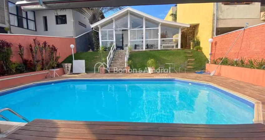 Casa à venda com 3 quartos,  202 m² no San Conrado