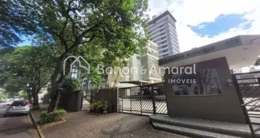 Apartamento à venda com 3 quartos, sendo 1 suite, 2 banheiros, sala ampla, cozinha planejada e lavanderia
