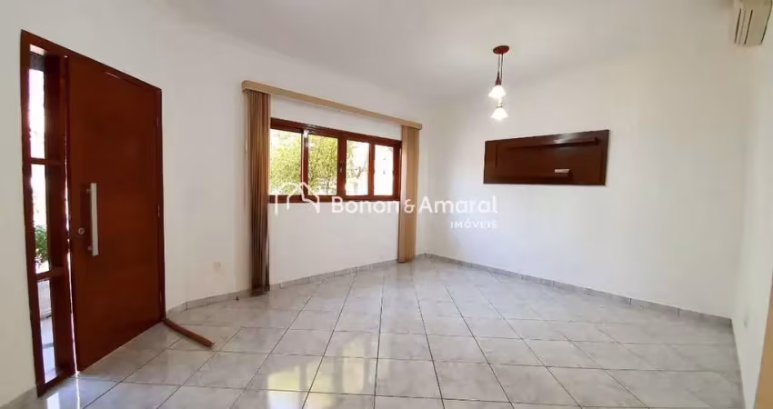 Excelente casa para locação com 3 dormitórios 1 suíte em condomínio de paulínia.