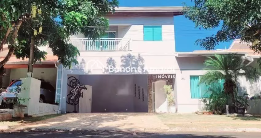 Casa térrea com mezanino, 3 quartos em condomínio clube