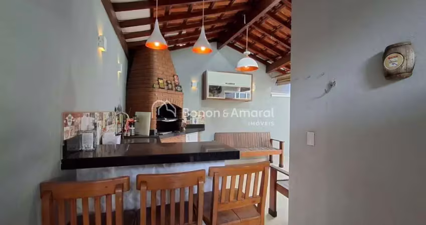 Casa térrea com mezanino e espaço gourmet no condomínio okinawa