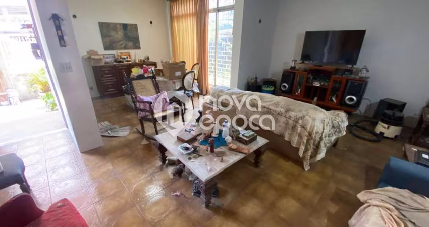 Casa em condomínio fechado com 4 quartos à venda na Rua das Rosas, Vila Valqueire, Rio de Janeiro
