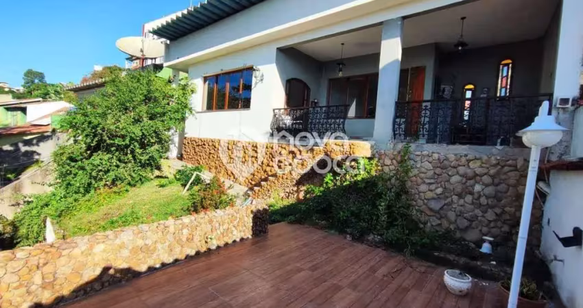 Casa com 2 quartos à venda na Rua Auvernia, Tauá, Rio de Janeiro