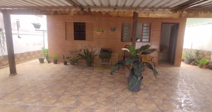 Casa com 2 quartos à venda na Rua Cabreúva, 143, Parque dos Ipes, Holambra