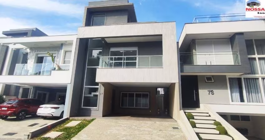 CASA A VENDA EM UBERABA, CURITIBA, CONDOMÍNIO BOULEVARD PRIVILÉGE, A 500 METROS DA LEONIDAS MARQUES.