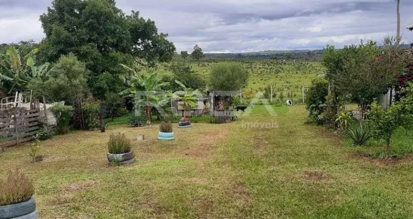 Chácara à venda em Brotas: encante-se com o paraíso na Lagoa Dourada!