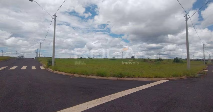 terreno de esquina de frente para area de lazer
