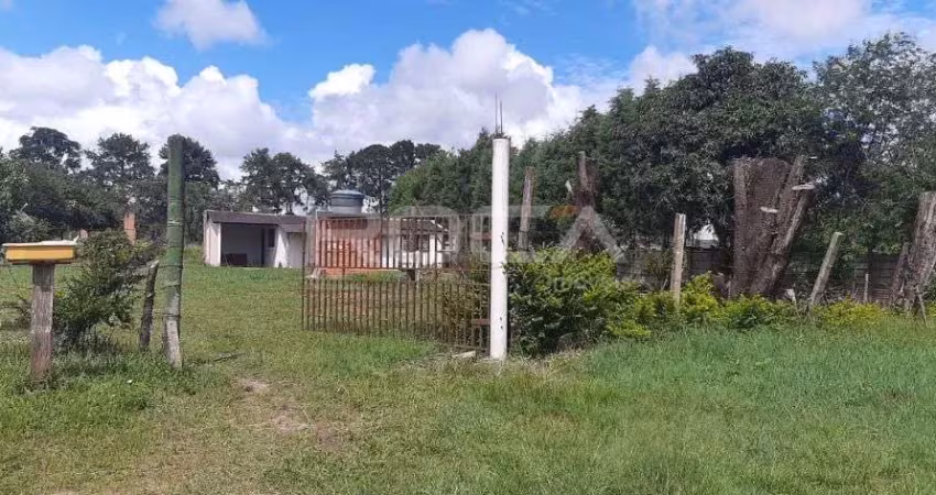 Chácara à venda em Itirapina - 2 dormitórios, ampla área verde!