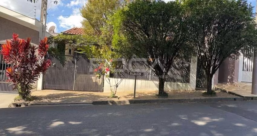 Casa Padrão à venda no Jardim Cardinalli - São Carlos