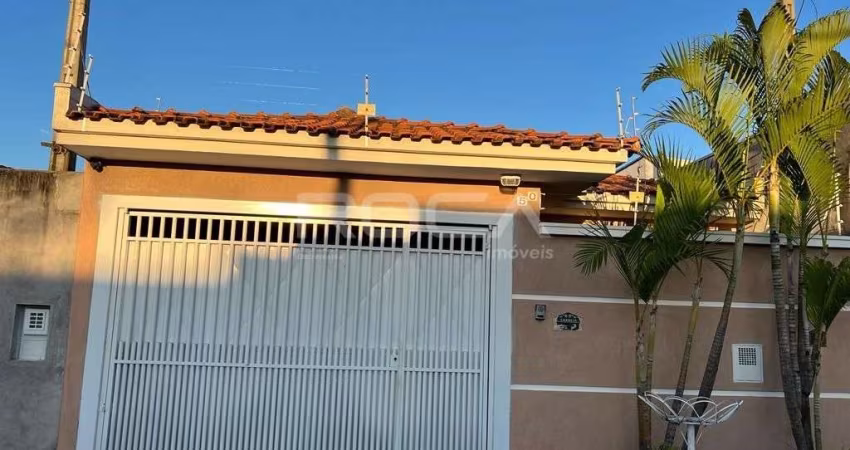 Casa padrão de 4 dormitórios à venda no bairro Douradinho em São Carlos