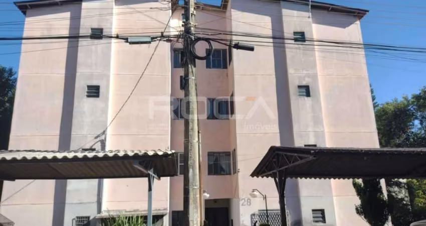 Apartamento padrão de 2 dormitórios para alugar no bairro Romeu Santini em São Carlos