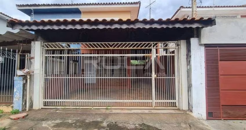 Casa de 3 dormitórios com churrasqueira e armários na Vila Brasília