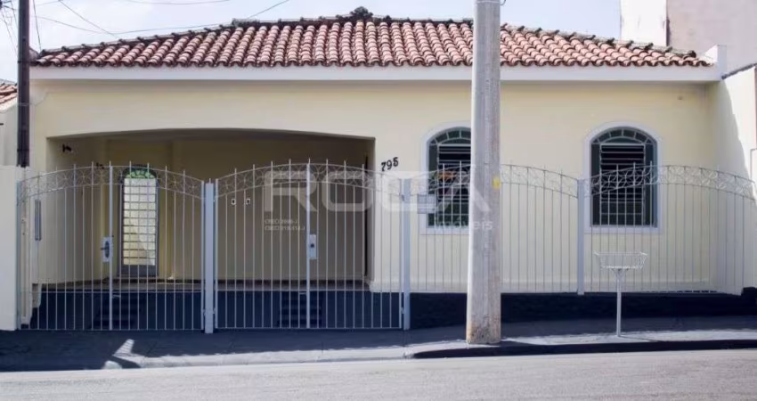 Linda Casa à Venda na Vila São José, São Carlos - 3 Dormitórios, Edícula e Piso de Madeira