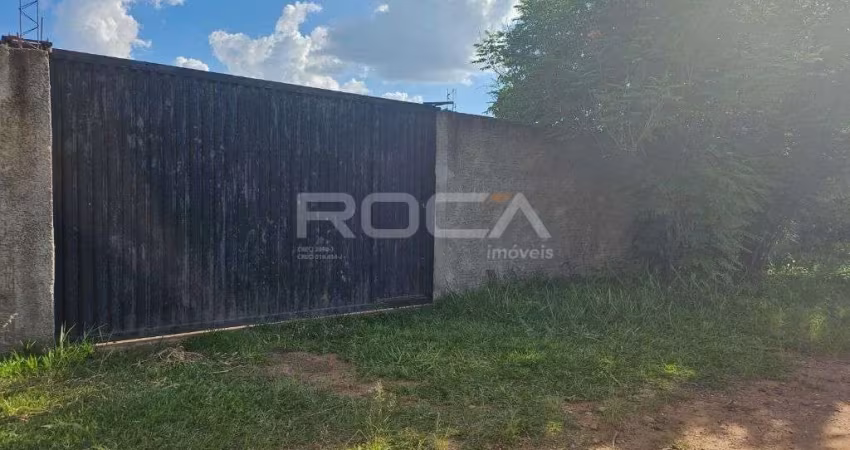 Casa de campo à venda em São Carlos - 2 dormitórios, suíte e amplo quintal!
