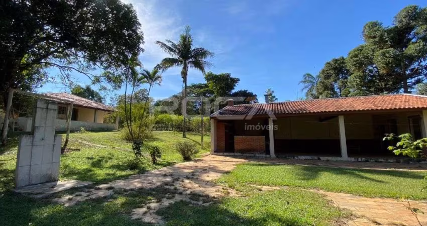 Charmosa chácara com 4 dormitórios no Parque Itaipu, São Carlos