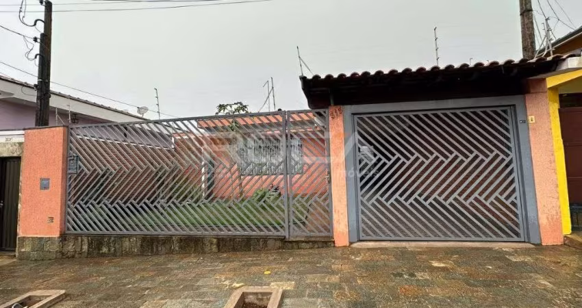 Casa Padrão à venda em Vila Prado, São Carlos - 3 dormitórios, suíte, armários e mais!
