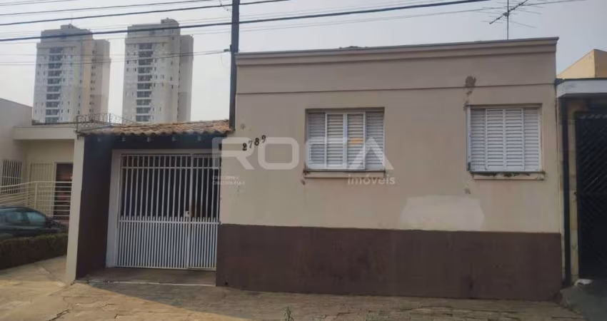 Casa à venda no CENTRO de São Carlos | 2 dormitórios, 3 garagens cobertas