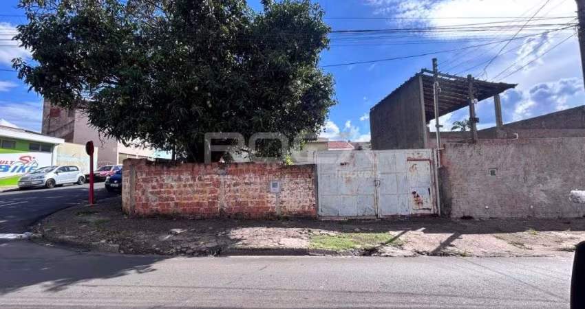 Terreno à venda na Vila Marcelino, São Carlos: ótima oportunidade de investimento!