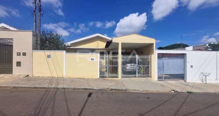 Casa à venda em São Carlos - 3 dormitórios, suíte, churrasqueira