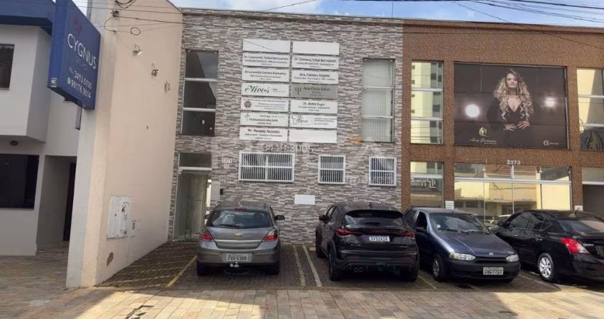 Sala Comercial à Venda no Centro de São Carlos: Ideal para Investimento!