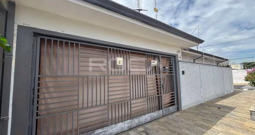 Casa à venda em São Carlos, 3 dormitórios, suíte, garagem coberta