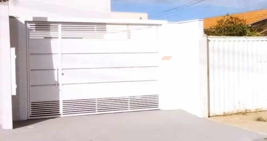 Casa à venda no bairro Parque Industrial em São Carlos - 2 dormitórios e 2 garagens!