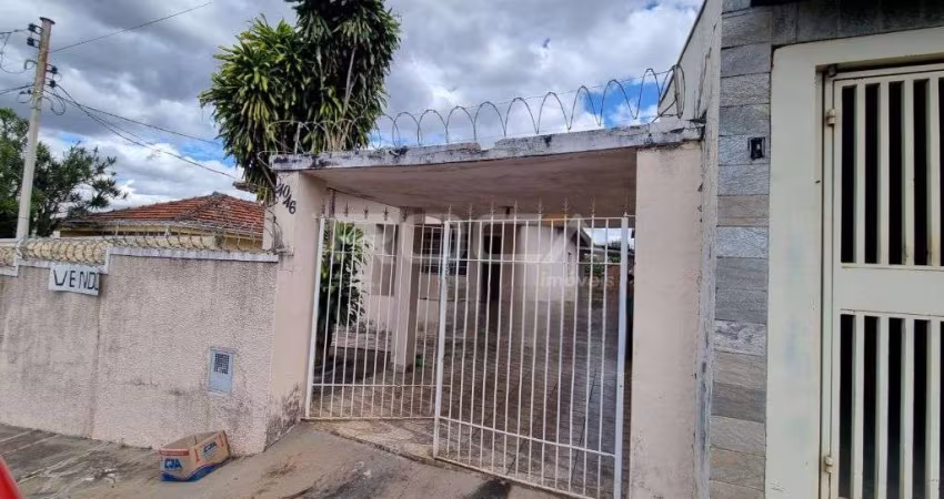 Linda casa à venda no CENTRO de São Carlos - 3 dormitórios, 2 garagens