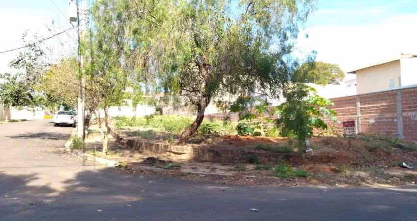 Excelente Terreno Residencial à Venda em Planalto Paraíso, São Carlos