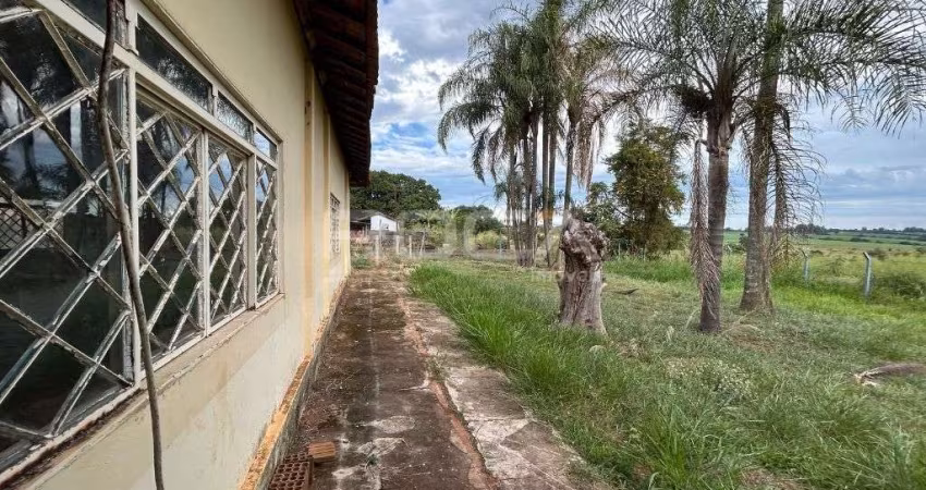 Chácara para alugar no Jardim Tangará, São Carlos: 3 dormitórios e ampla área de lazer!