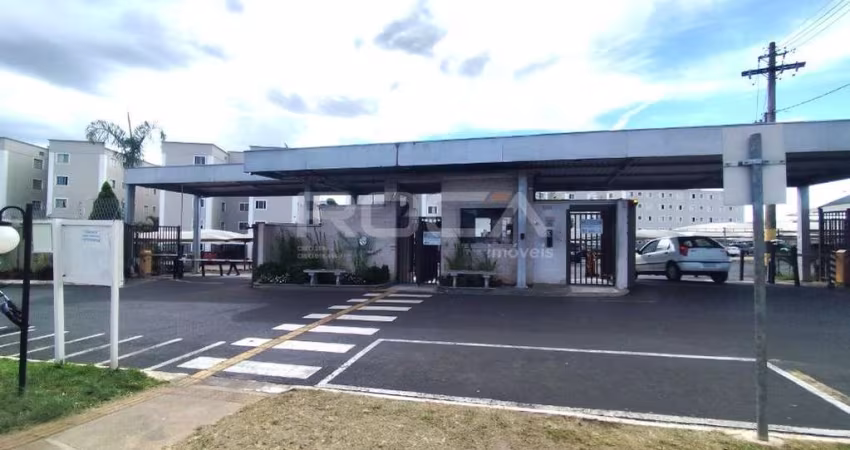 Apartamento padrão com 2 quartos