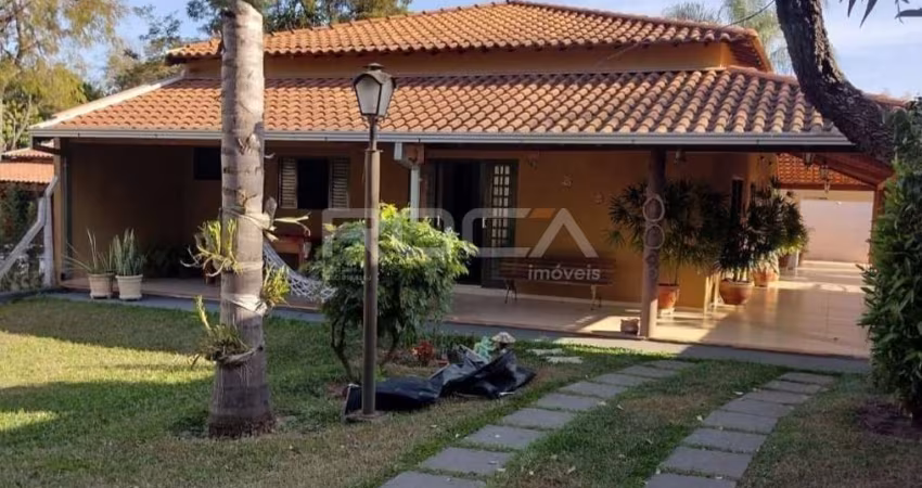 Chácara à venda em Balneário Santo Antônio, Itirapina - 5 dormitórios, churrasqueira e piscina!