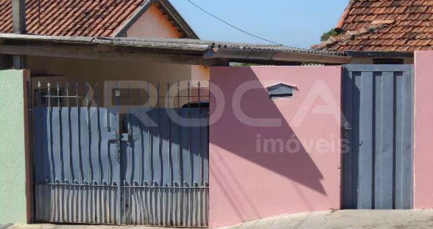 Casa à venda no Jardim Pacaembu, São Carlos - 2 dormitórios, garagem coberta!