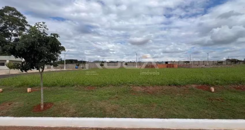 Terreno à venda em condomínio com playground e portaria 24hrs em recanto do sabiá, são carlos
