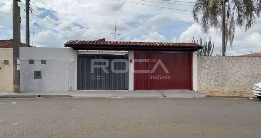 Casa Padrão à venda no Jardim Macarengo, São Carlos - 2 dormitórios, 4 garagens!