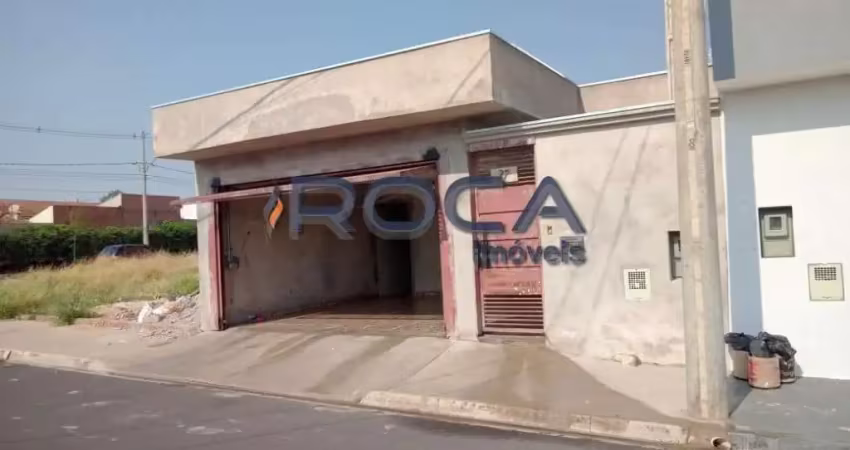 Casa à venda no Parque dos Flamboyant, São Carlos: 2 dormitórios, 2 garagens cobertas e mais!