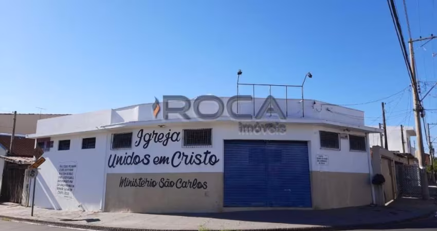 Oportunidade única! Barracão comercial à venda em Cidade Aracy, São Carlos.