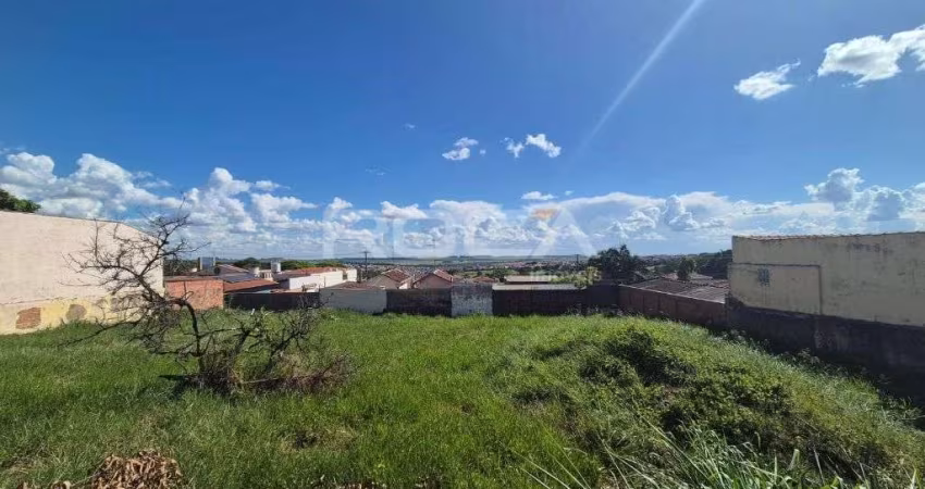 Oportunidade única! Terreno padrão à venda no Jardim Pacaembu, São Carlos