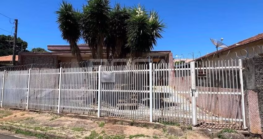 Casa à venda no Jardim Paulista, São Carlos - 2 dormitórios e garagem coberta!